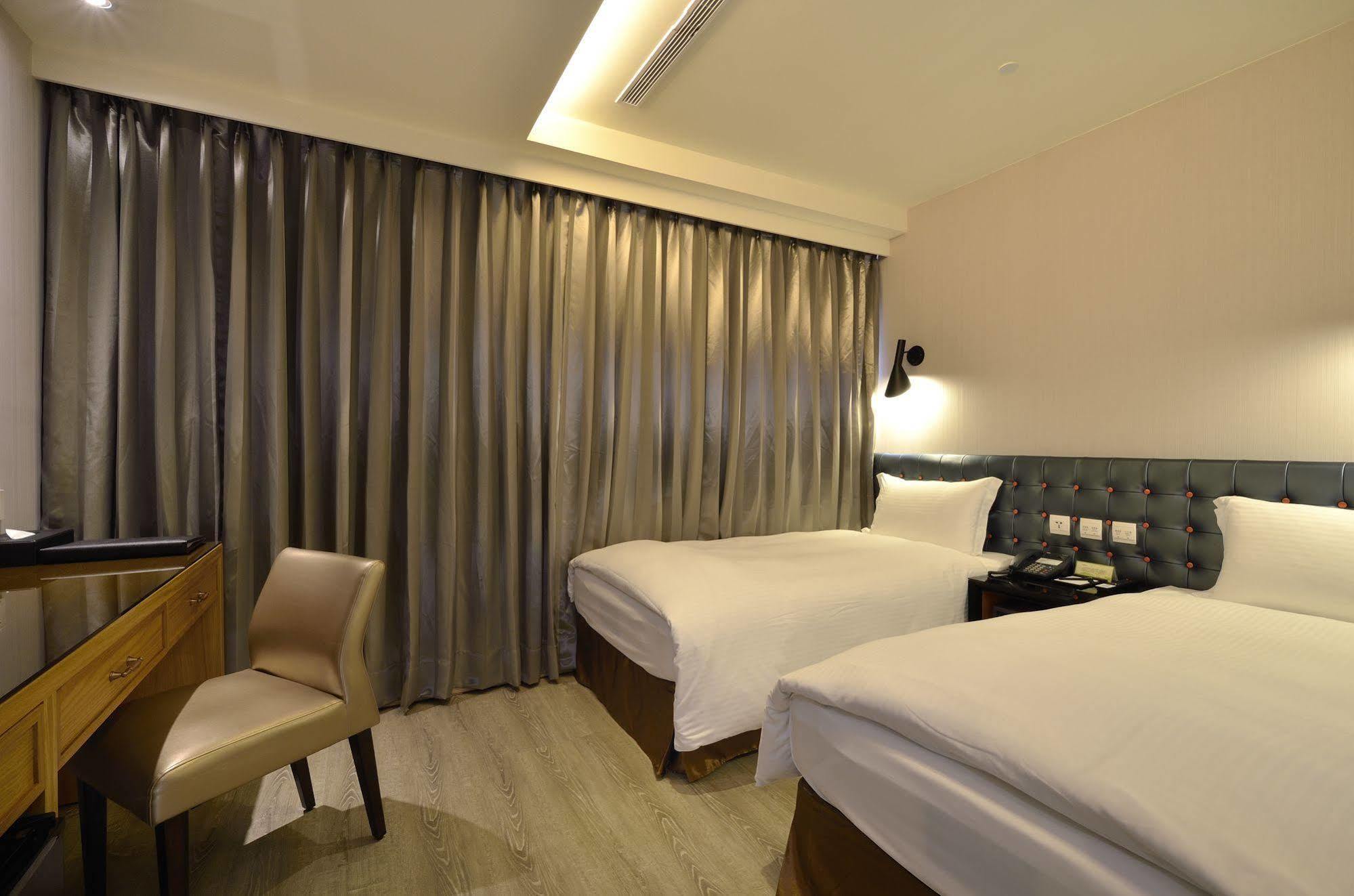 Stay Hotel - Taichung Yizhong Exterior photo